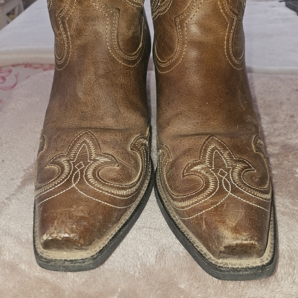 Ariat boots - Picture 4 of 7